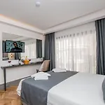 Fly Hotel