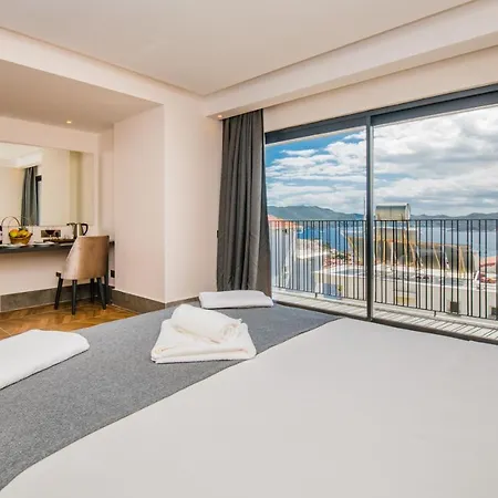 Fly Hotel