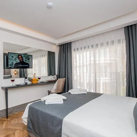 Fly Hotel